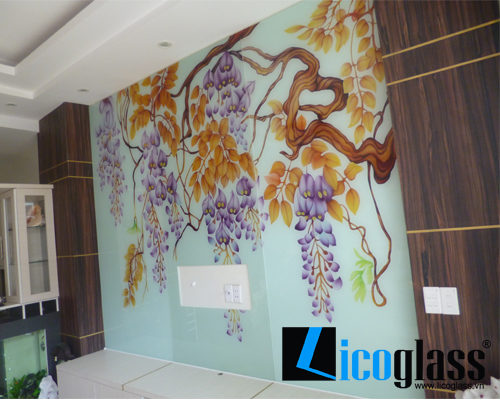 Thi công tranh kính ốp tường họa tiết hoa vàng