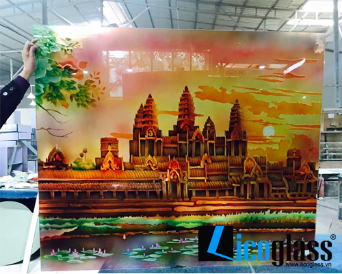 Không gian nhà rực rỡ màu sắc thiên nhiên với tranh kính phong cảnh đẹp Không gian nhà rực rỡ màu sắc thiên nhiên với tranh kính phong cảnh đẹp