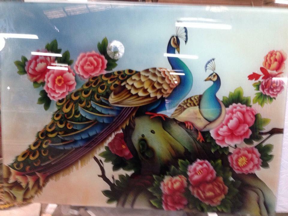 Ý nghĩa bức tranh kính chim công 