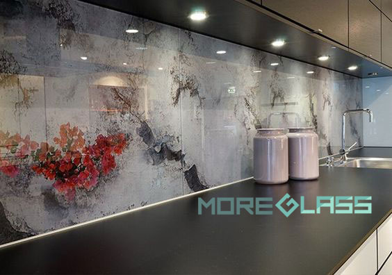 Kính màu ốp bếp MOREGLASS