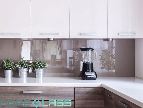 Kính sơn màu ốp bếp MOREGLASS