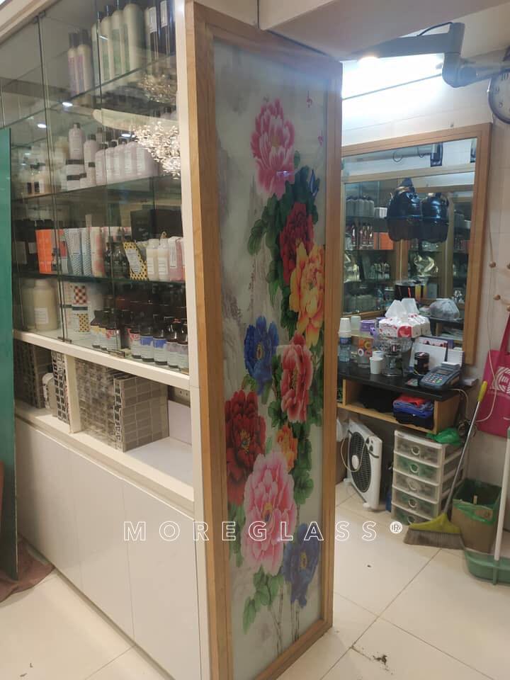 vach-kinh-hoa-mau-don-salon-toc