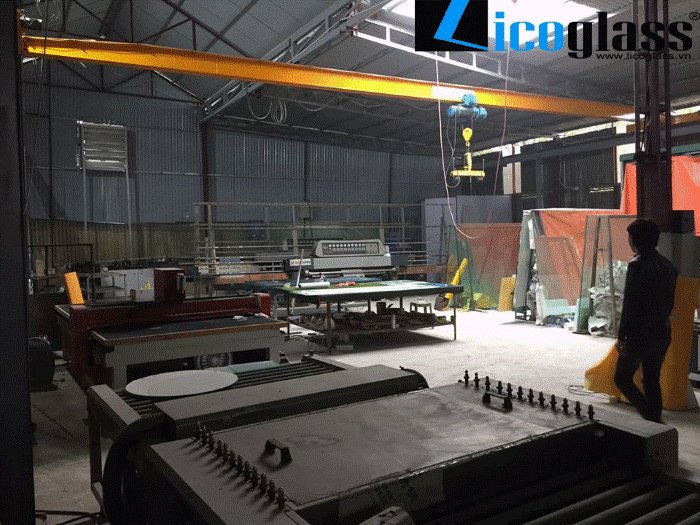 xưởng kính MOREGLASS xưởng kính MOREGLASS